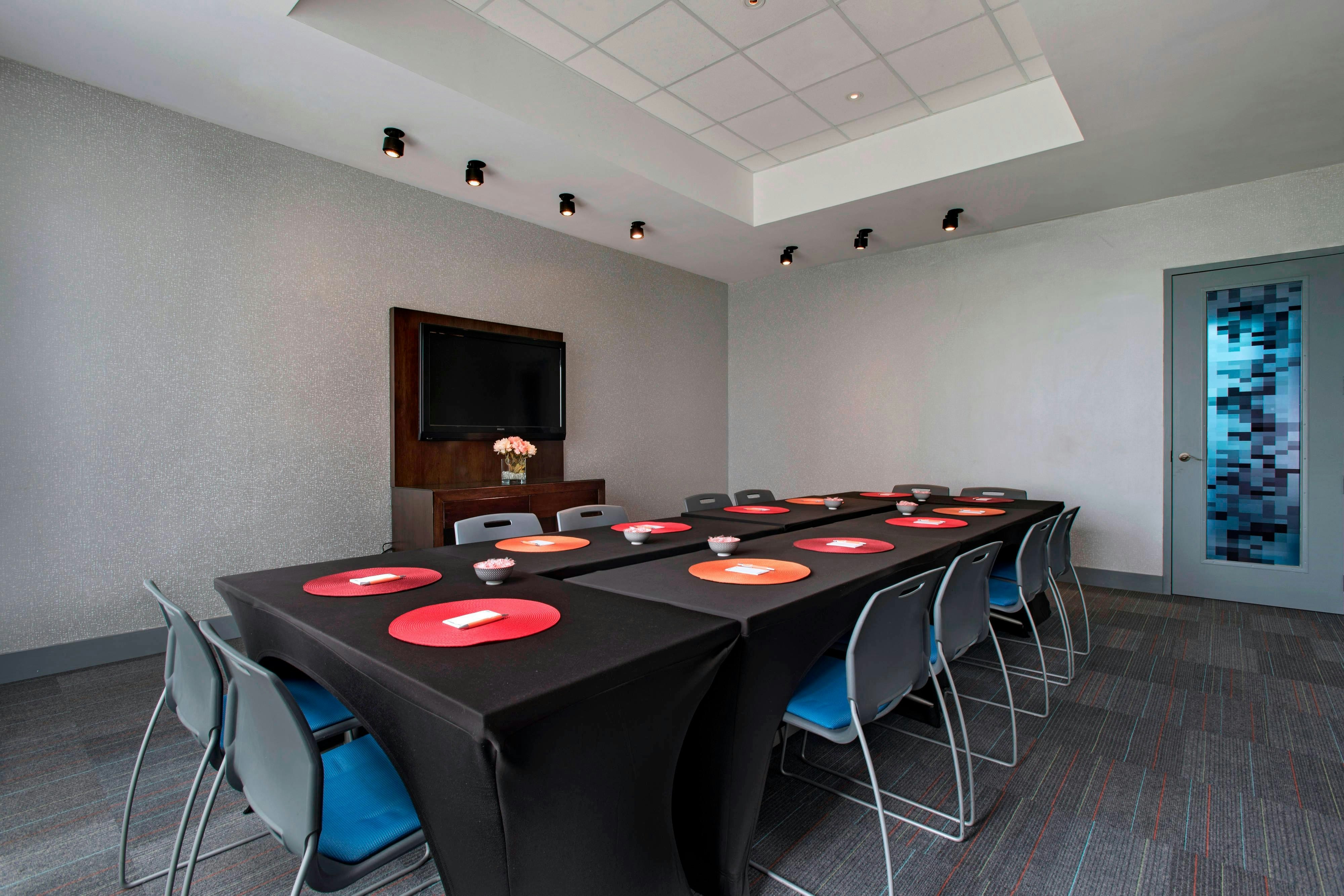 Aloft Austin at The Domain 15/22