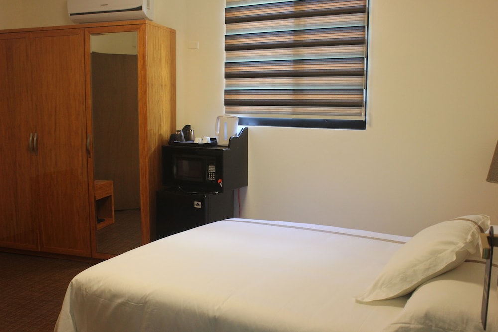 Saipan Beach Hotel 18/66