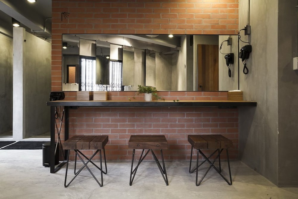 Bed Station Hostel 8/65
