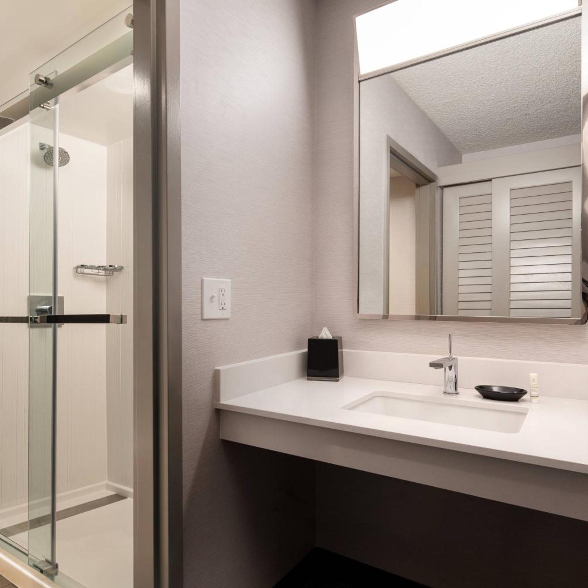 جناح بسرير مزدوج، Courtyard By Marriott Fresno 2/2