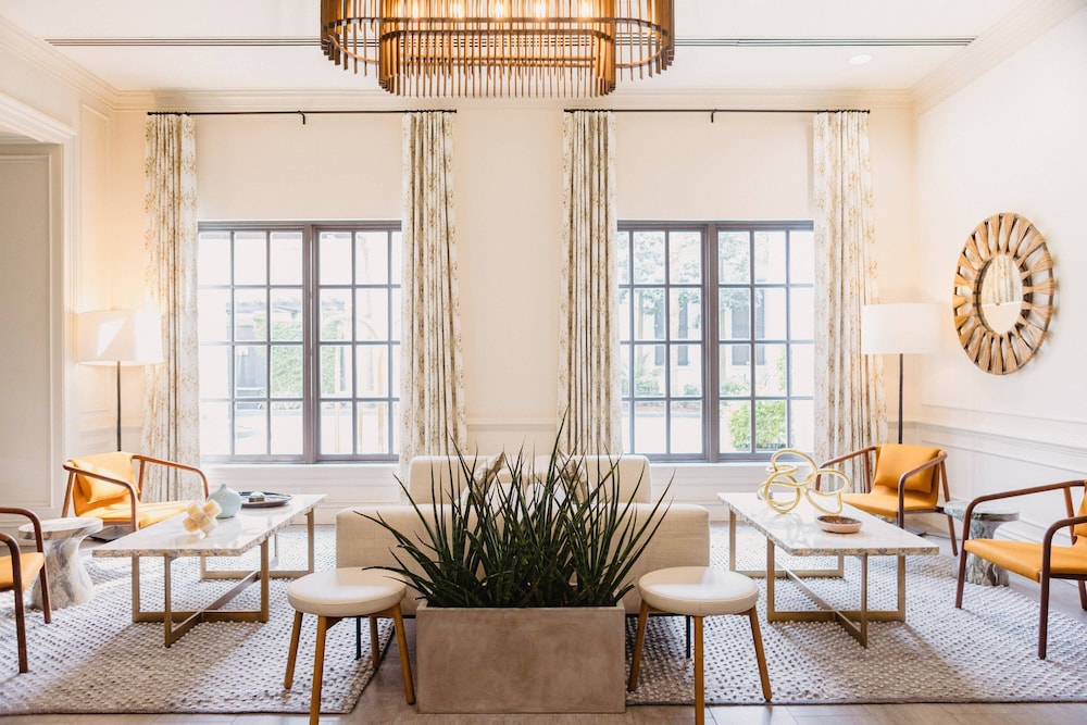 The Lindy Renaissance Charleston Hotel 34/46