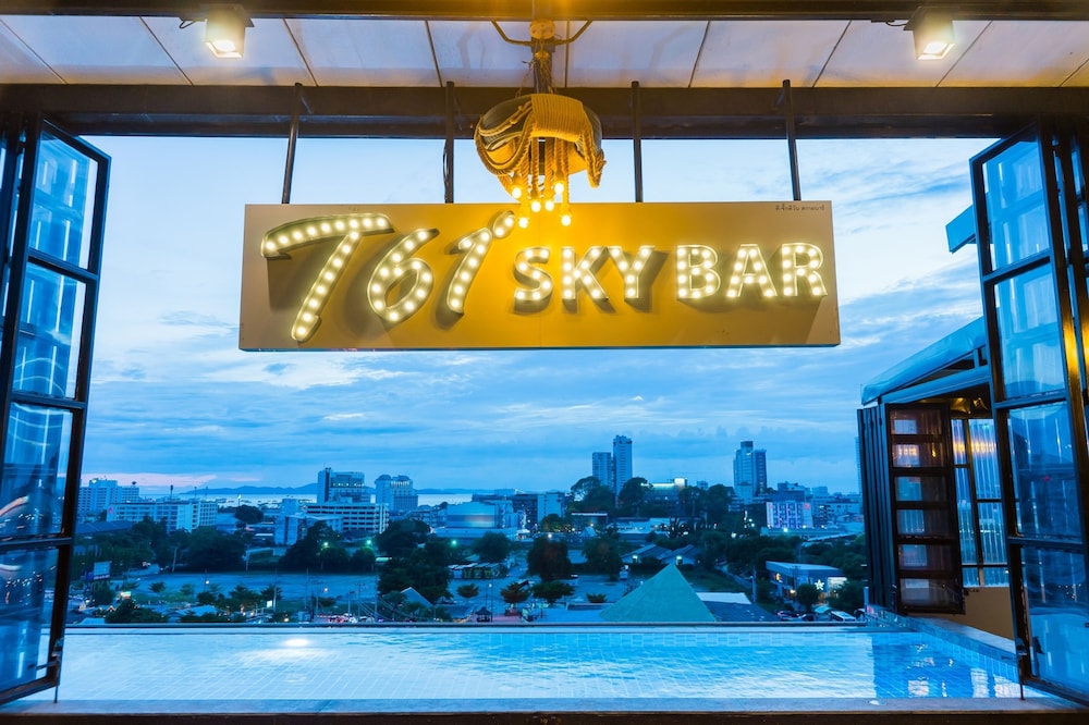 SureStay Plus by Best Western T Pattaya photo1