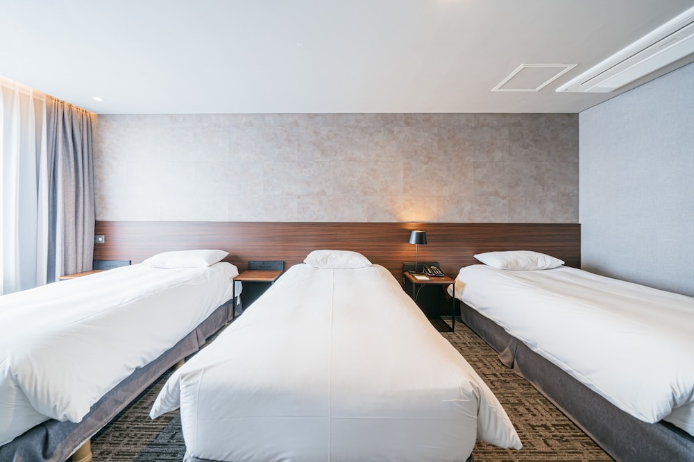With City Hotel 19/40