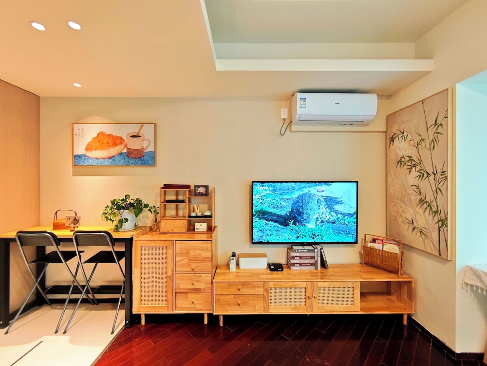 World Union Service Apartment Cosmo 52/72