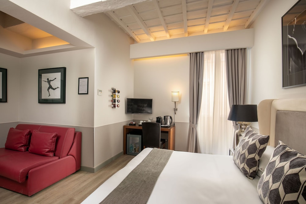 Condotti Palace 23/63