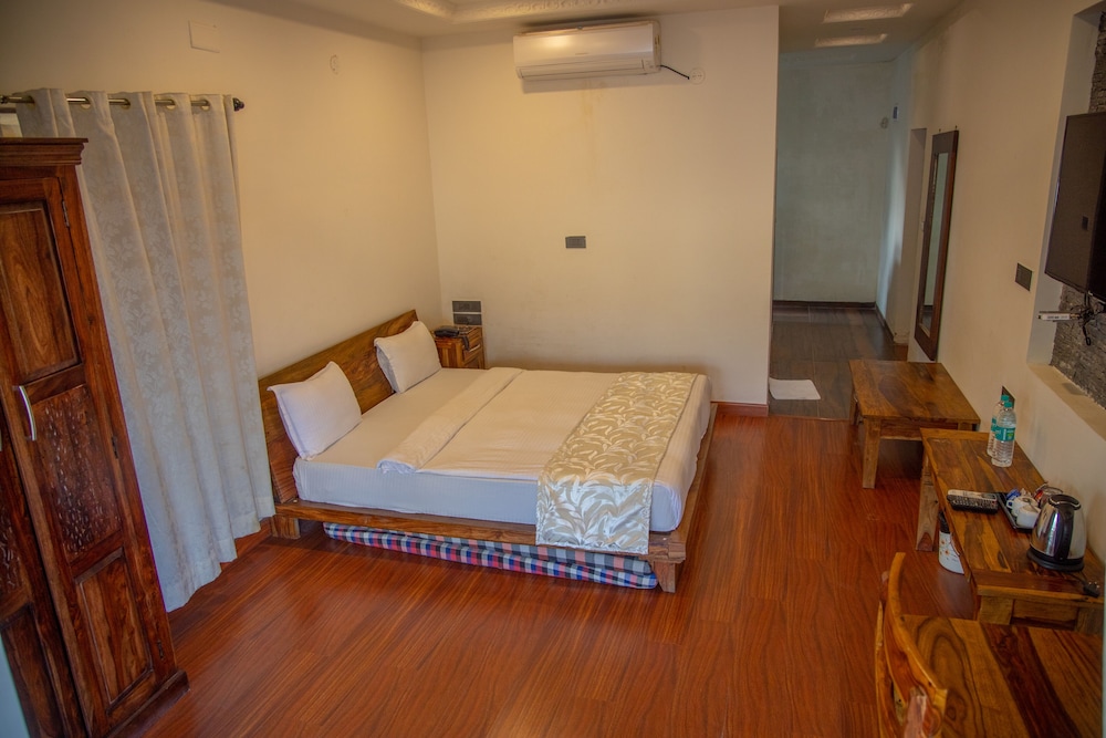 Times Kumbhalgarh Fort Resort-Pure Veg 10/45