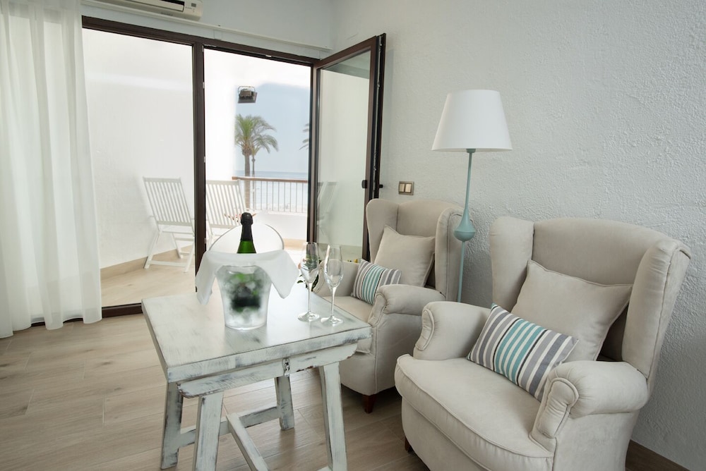 Hosteria del Mar 13/27