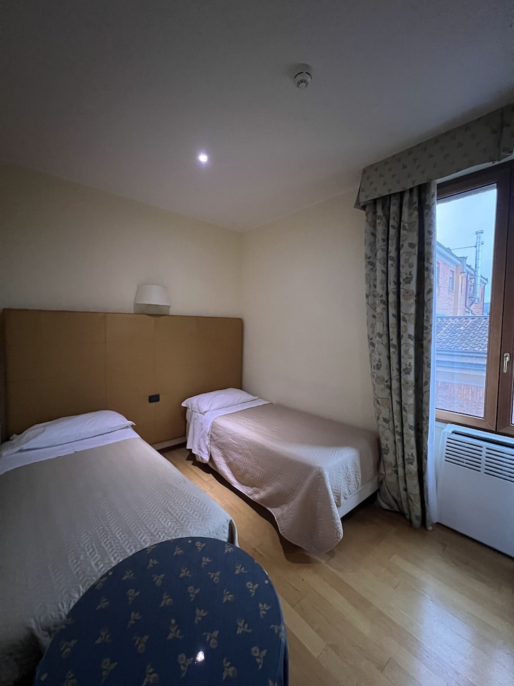 Torre Della Vittoria Hotel 10/50