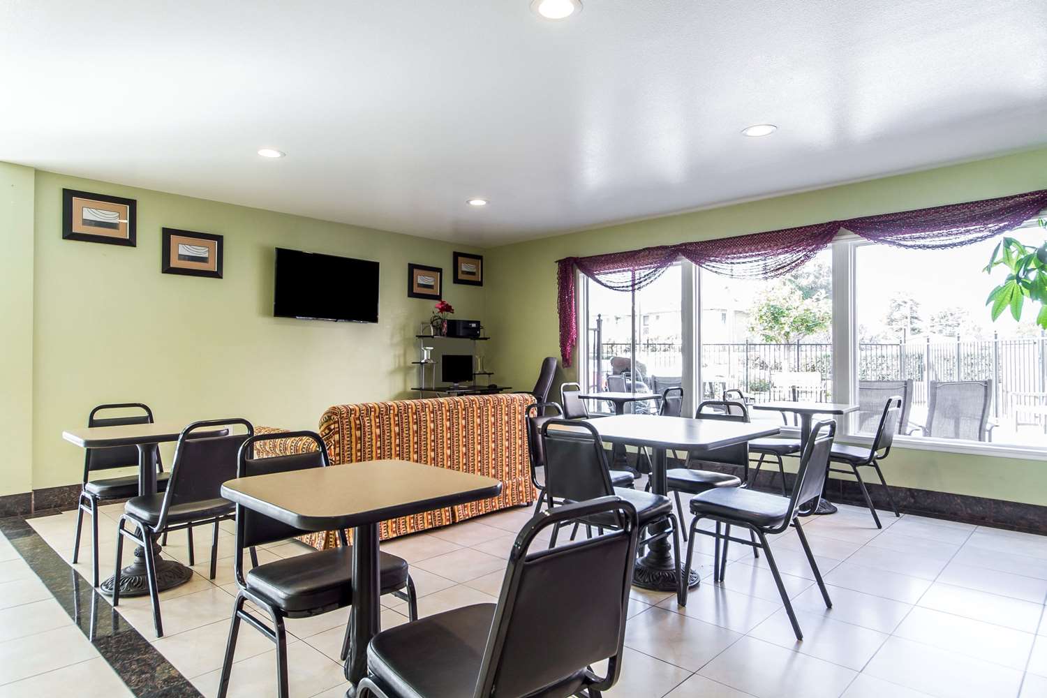 Suites Hayward - Oakland South 26/41