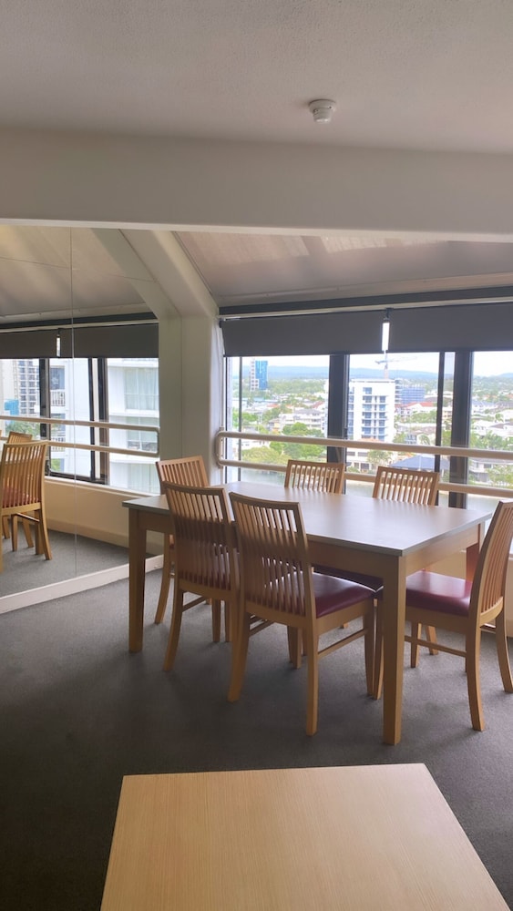 Tiki Hotel Apartments Surfers Paradise 44/71