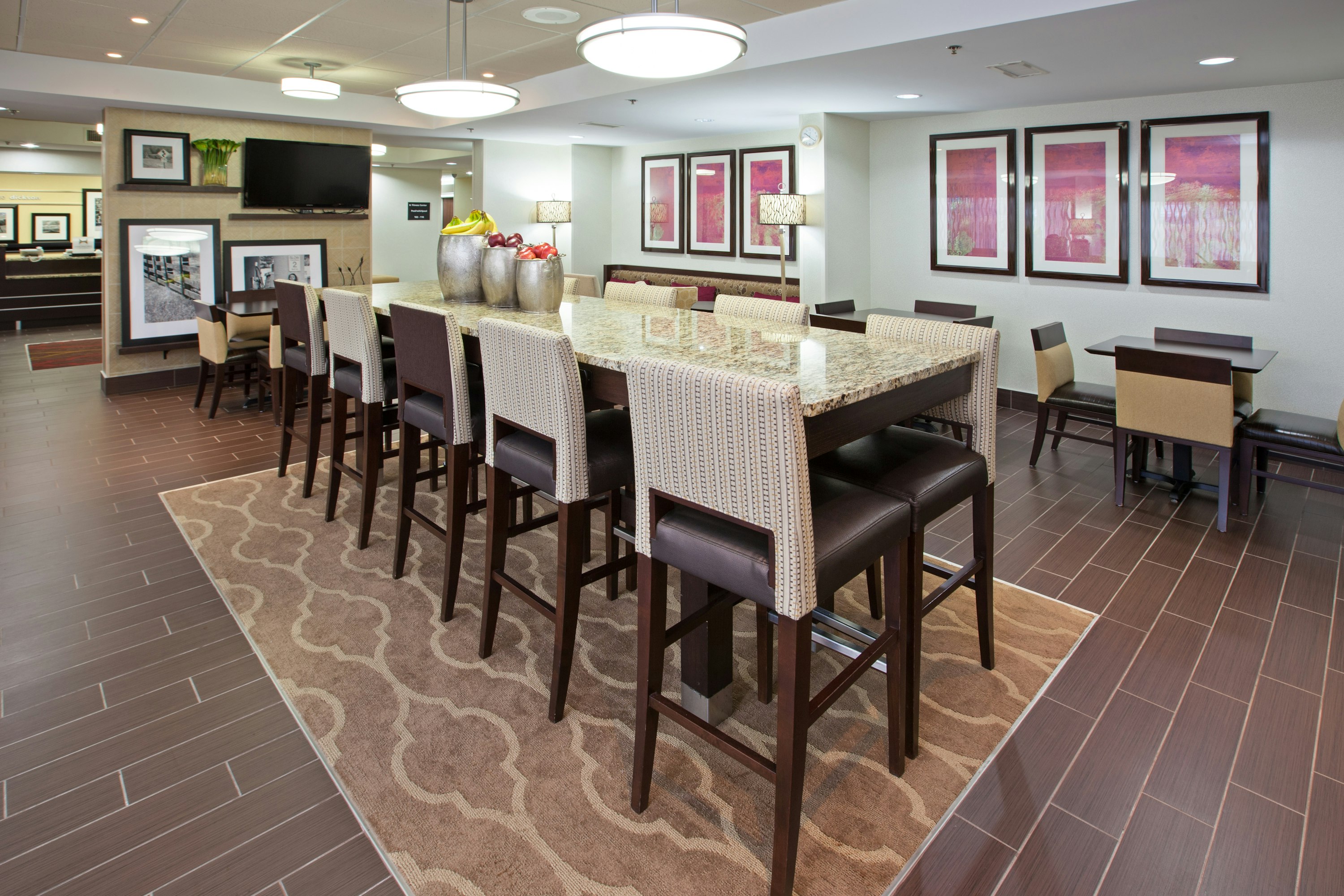 Hampton Inn Dickson 25/33