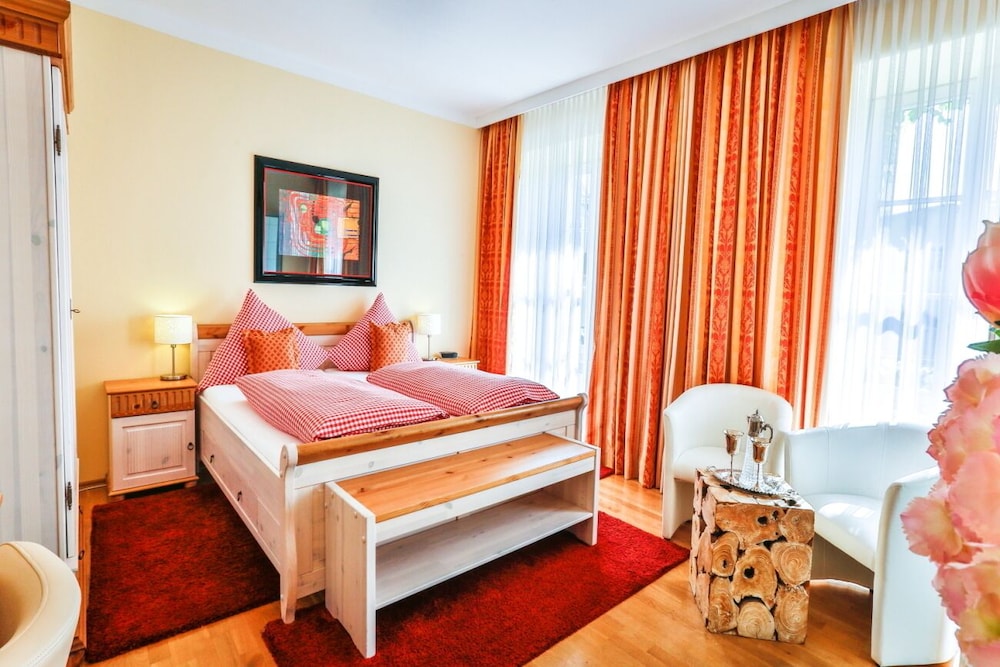 Hotel zum Goldenen Lowen Baden-Baden 10/27
