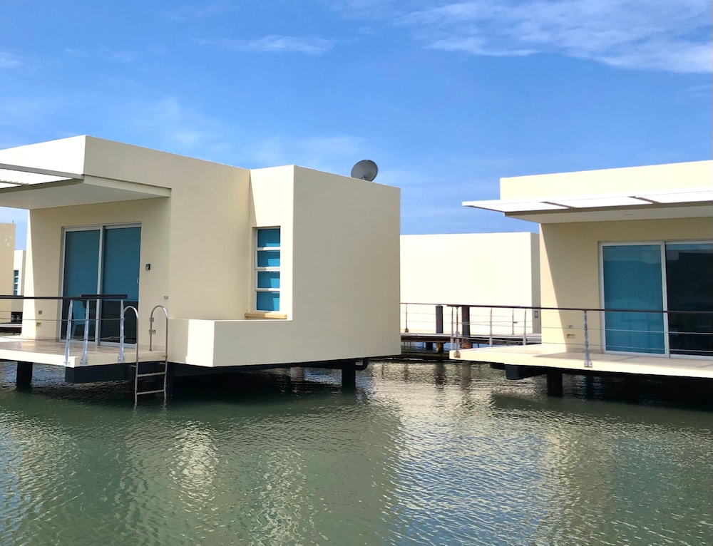 Marina Puerto Velero 32/58