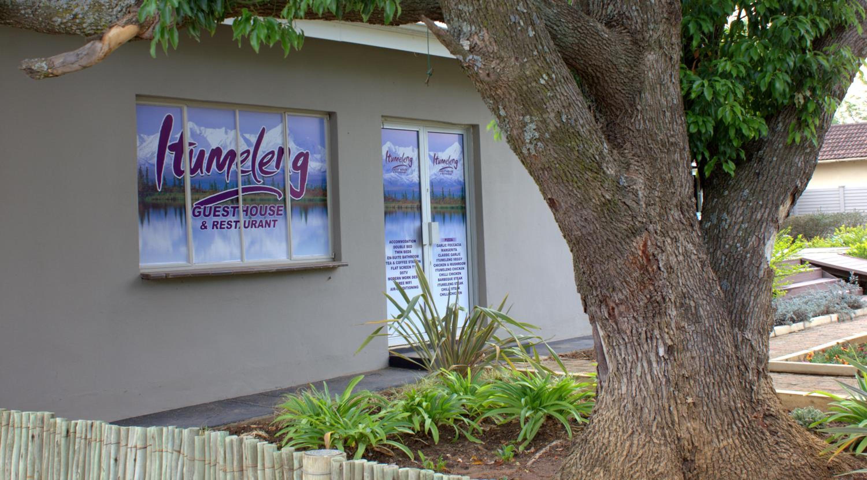 Itumeleng Guest House 2/9