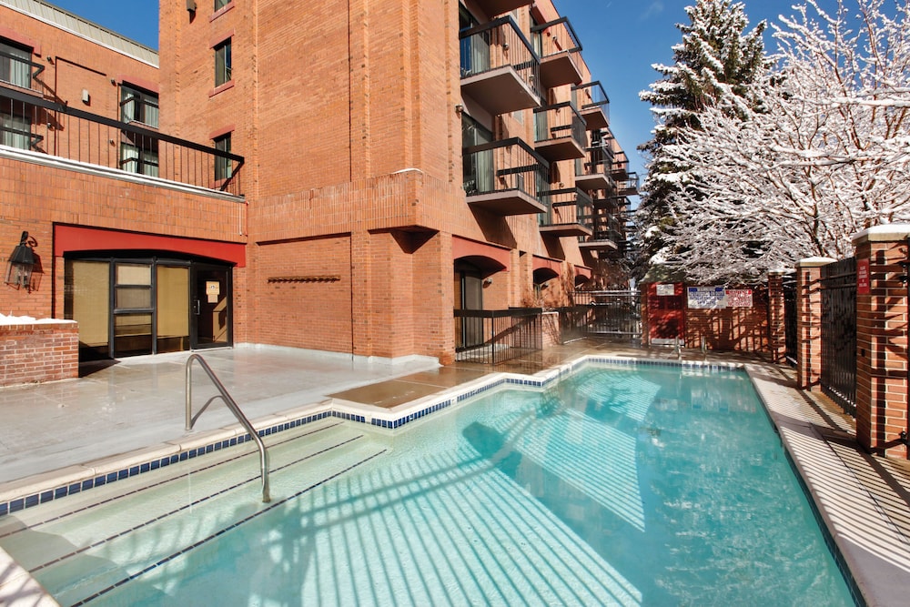 Shadow Ridge Resort Hotel By All Seasons Resort Lodging 42/77