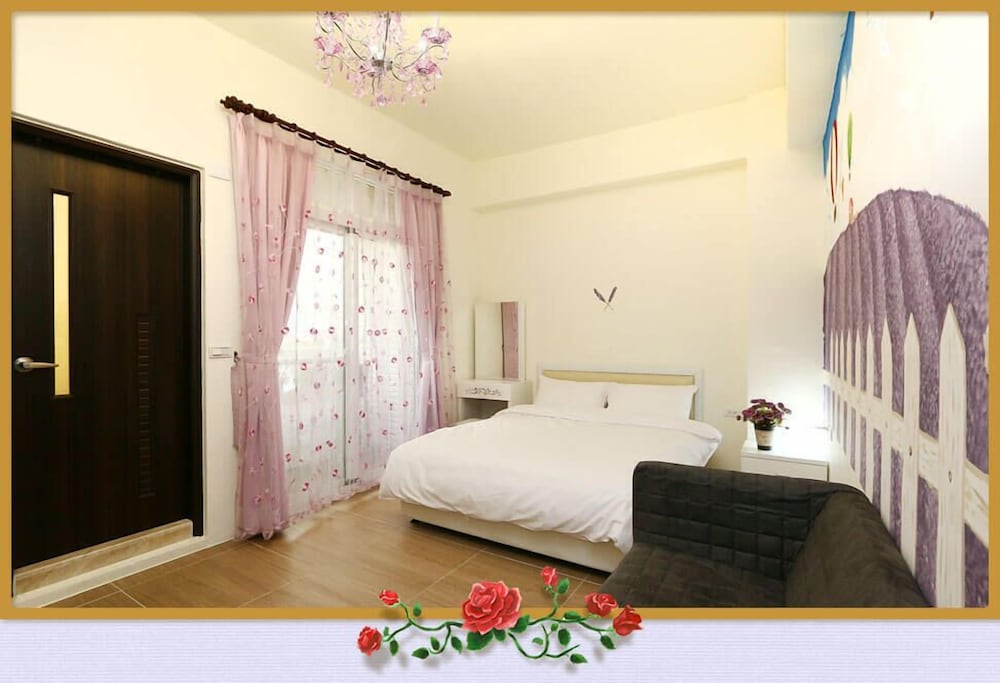 STANDARD, DOUBLE BED, MOUNTAIN VIEW
