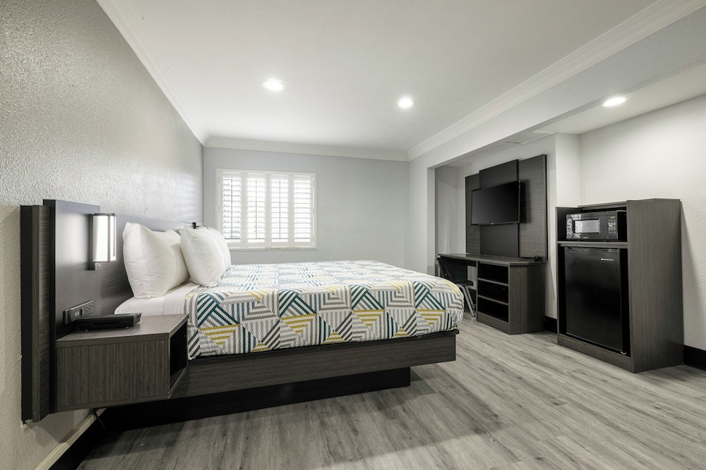 Motel6 Anaheim, CA - Convention Center 13/48