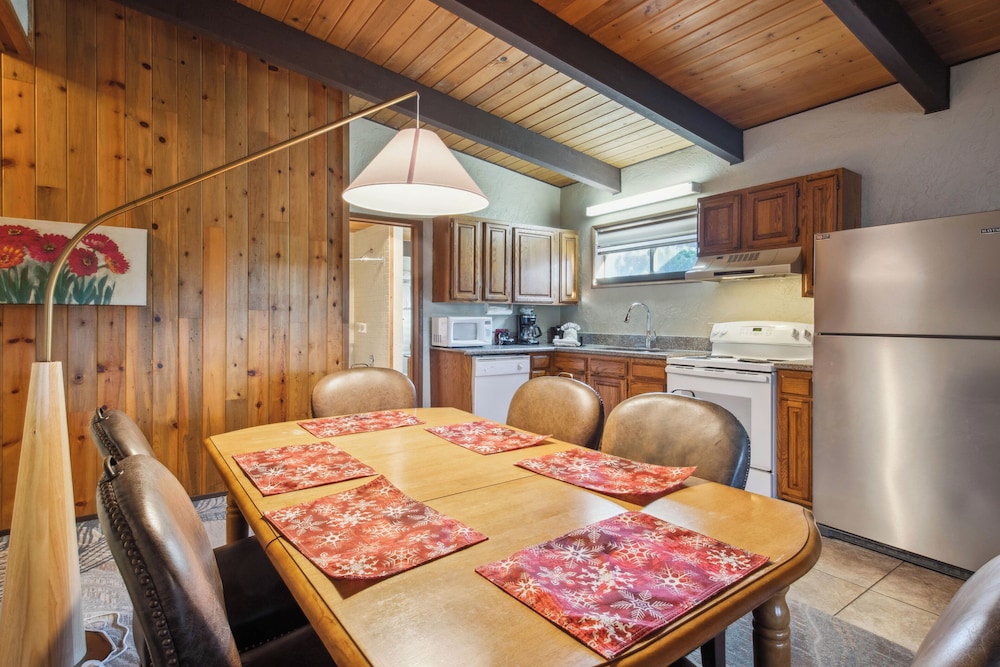 Adobe Resort 38/73