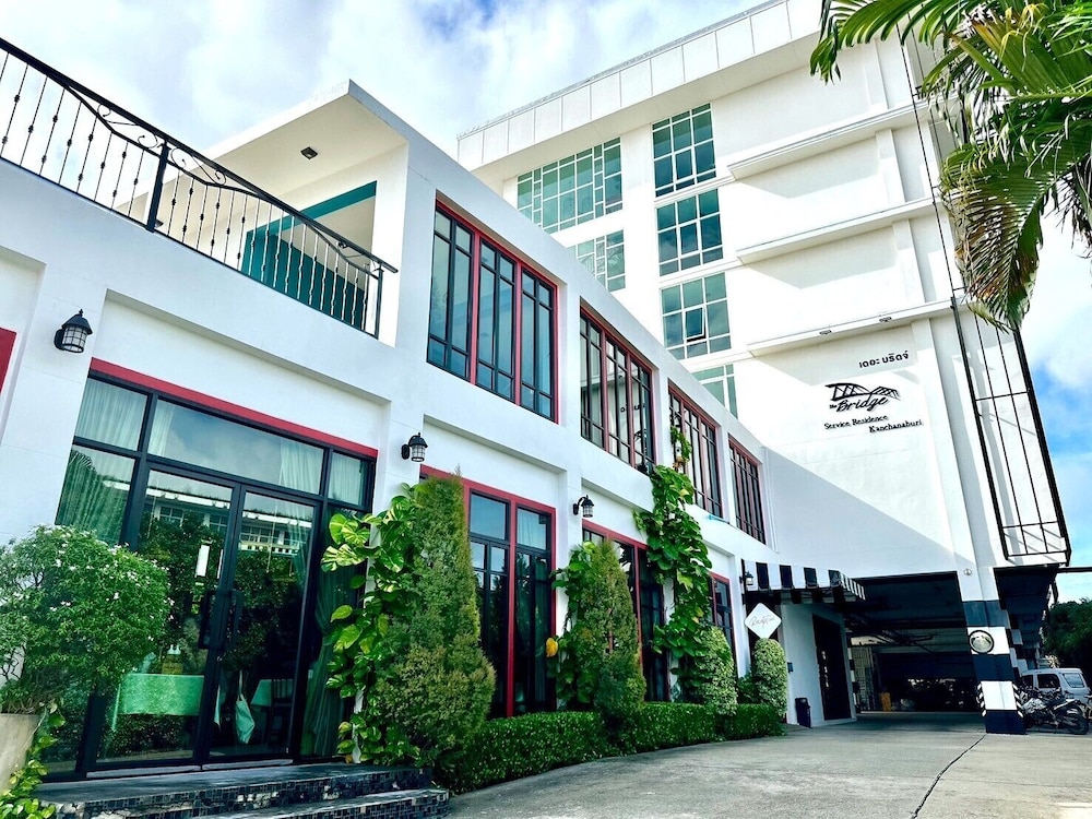 The Bridge Residence Hotel 66/71