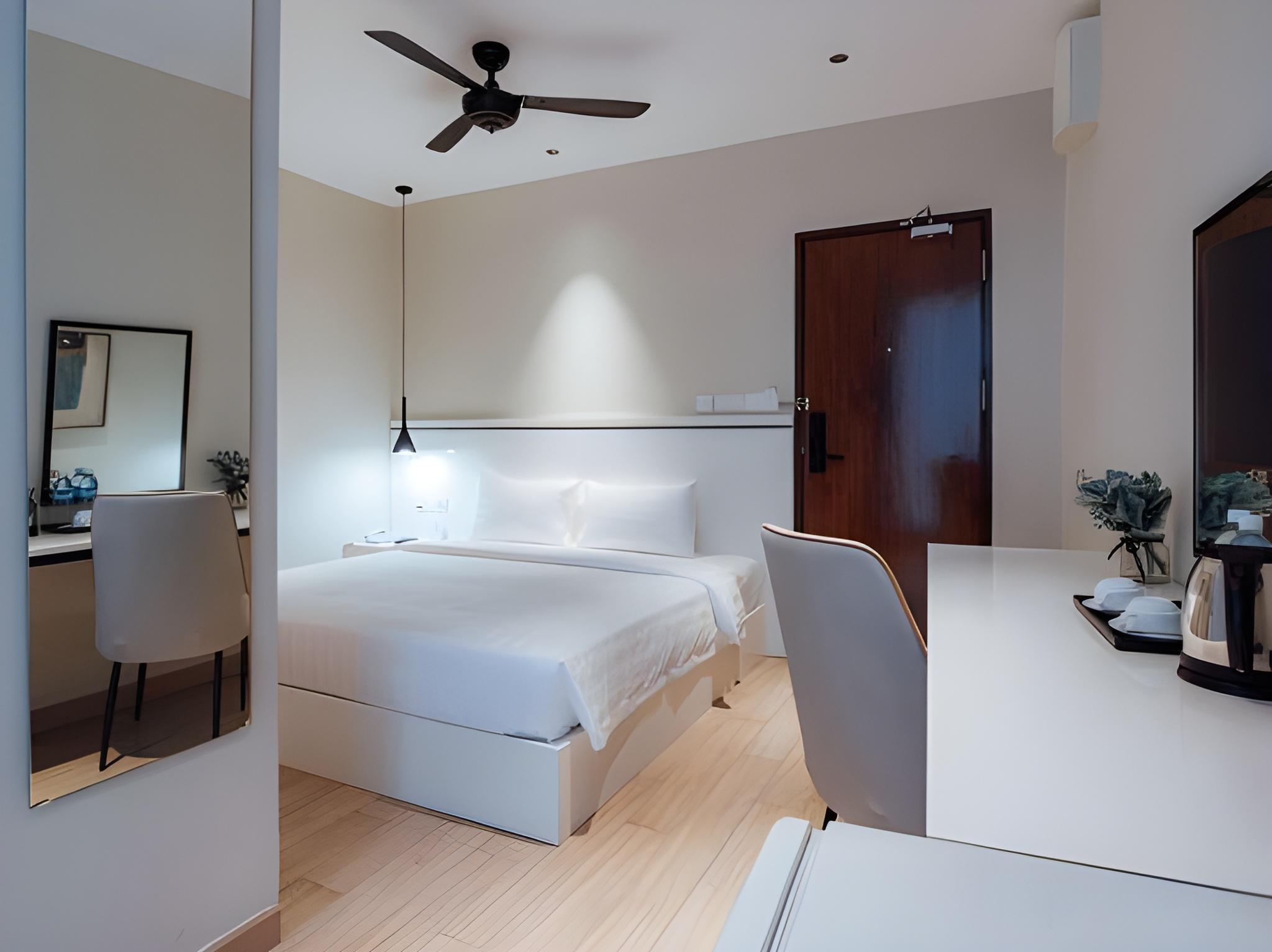 Garden, Deluxe, King Bed