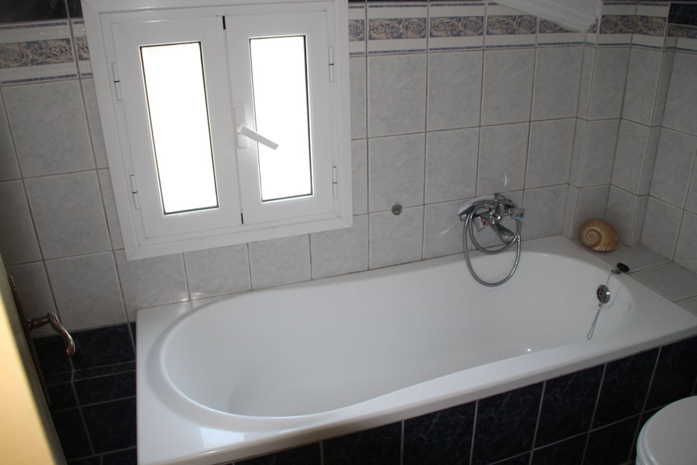 Dimitra's Maisonette 6/7