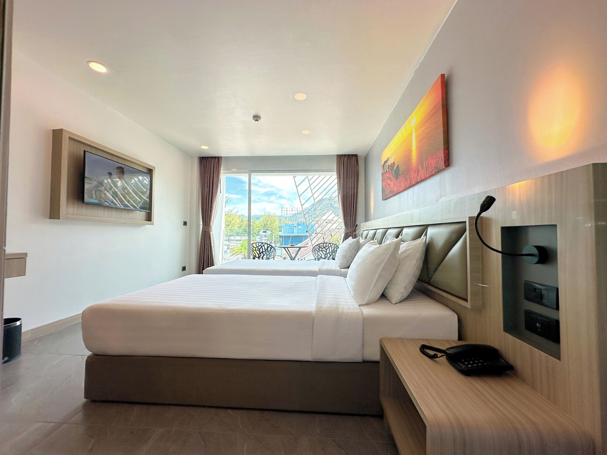 Deluxe Twin Balcony Mountain View 7/10