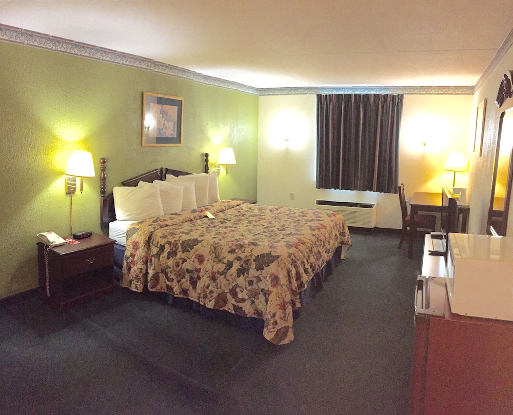 Econo Lodge Airport Reading PA 8/37