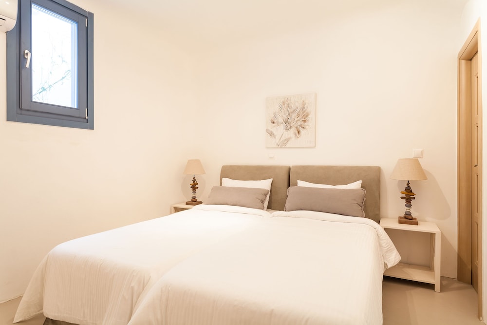 2 BEDROOMS, VILLA, SEA VIEW, PRIVATE POOL