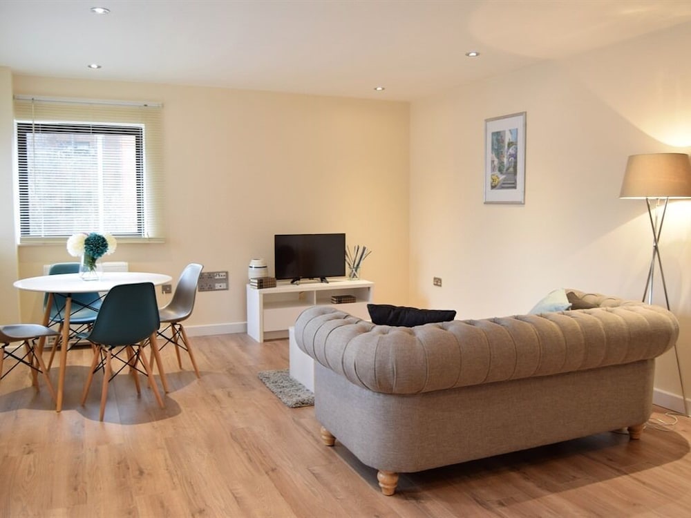 Morland House 11/50