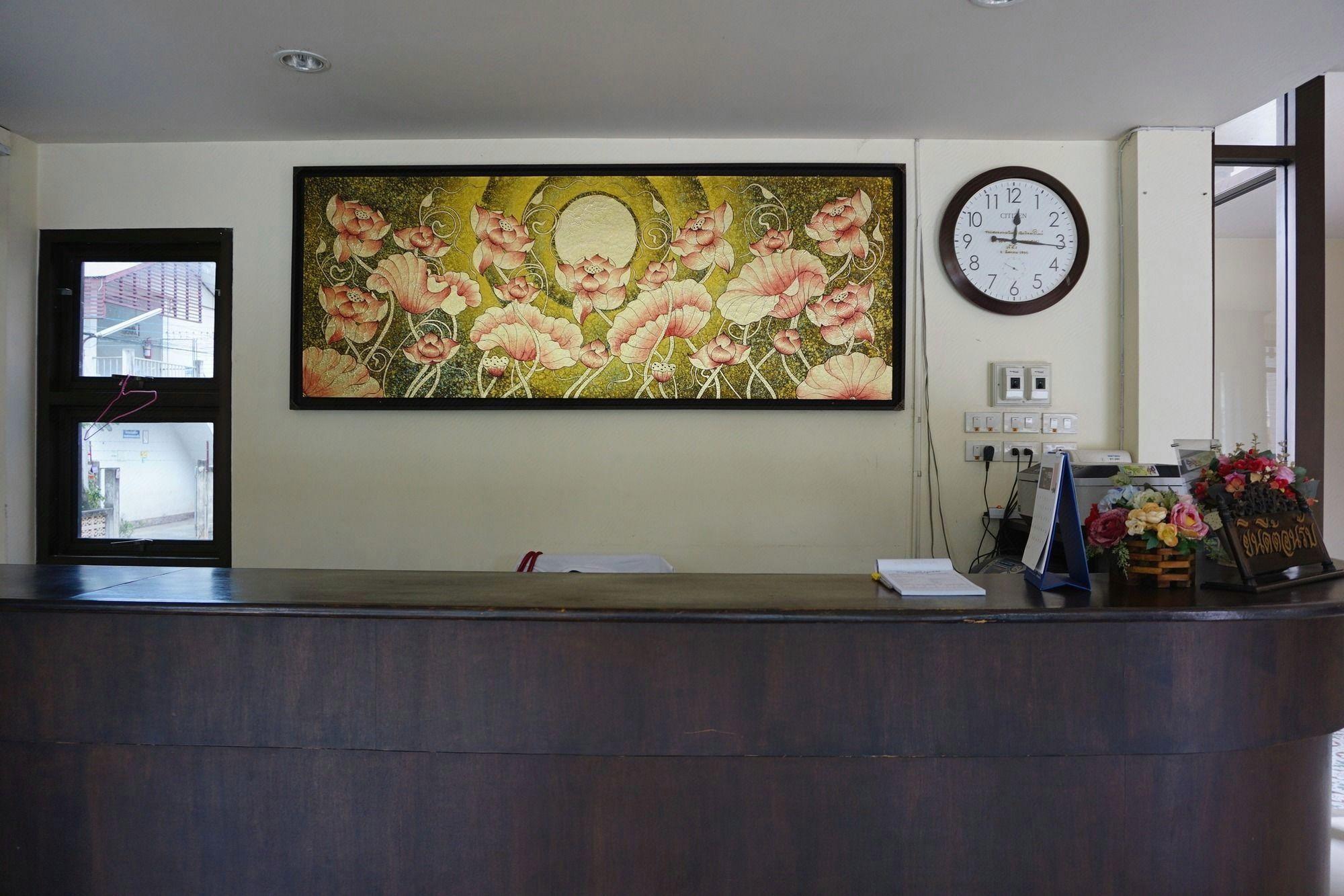 Ponburi Hotel 13/90