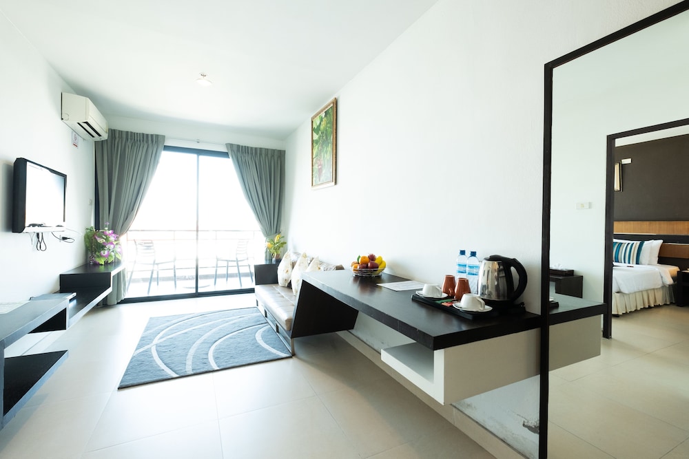 Vogue Hotel Pattaya 51/63