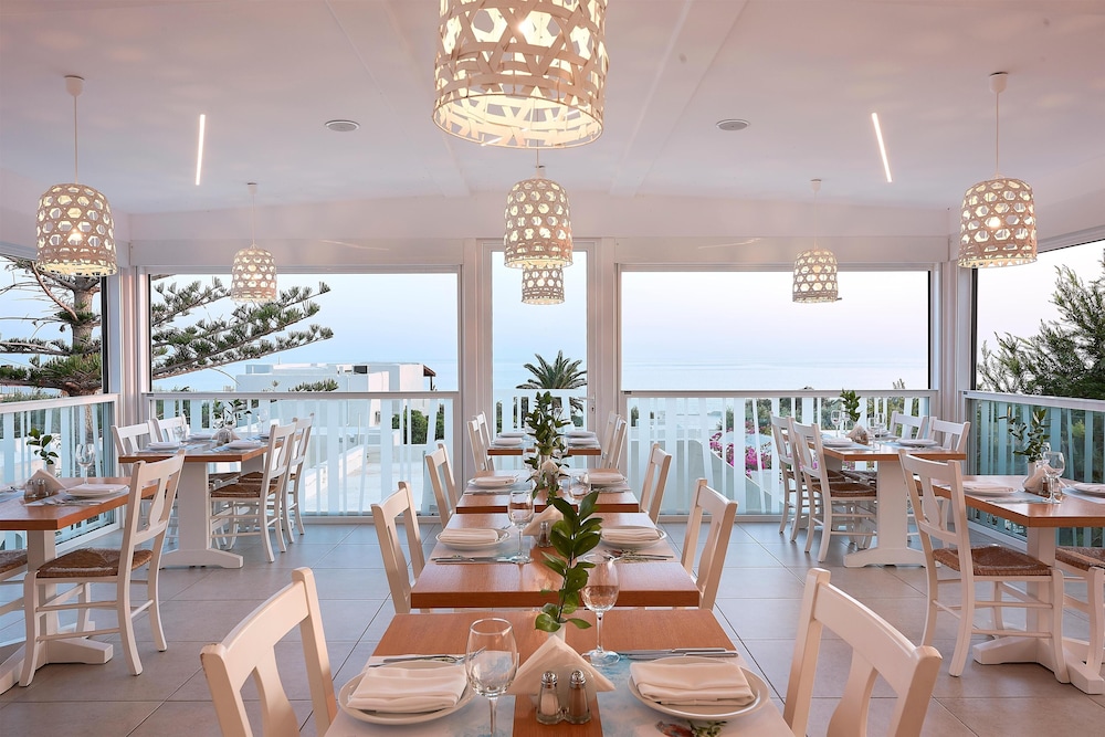 CHC Coriva Beach Hotel and Bungalows 62/75