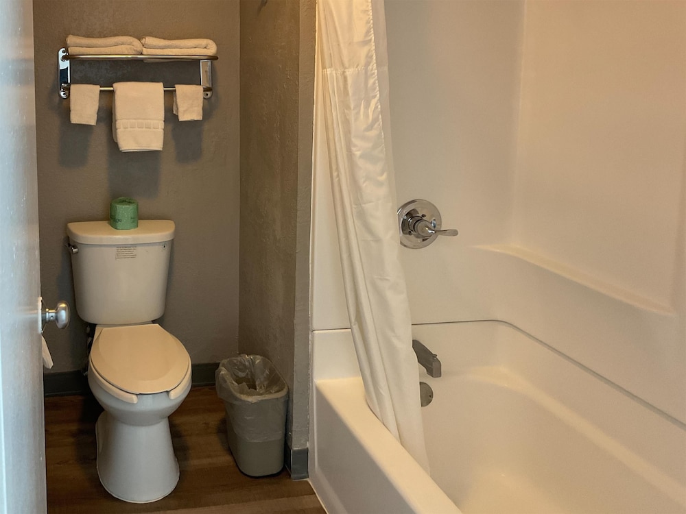 غرفة قياسية بسريرين مزدوجين، Motel6 Odessa 5/8