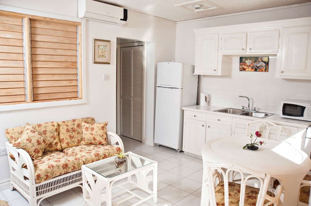 Beachcross Villa Apartments 11/19