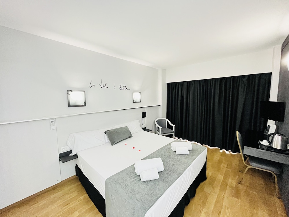 ROOM, SINGLE, DOUBLE BED, TERRACE