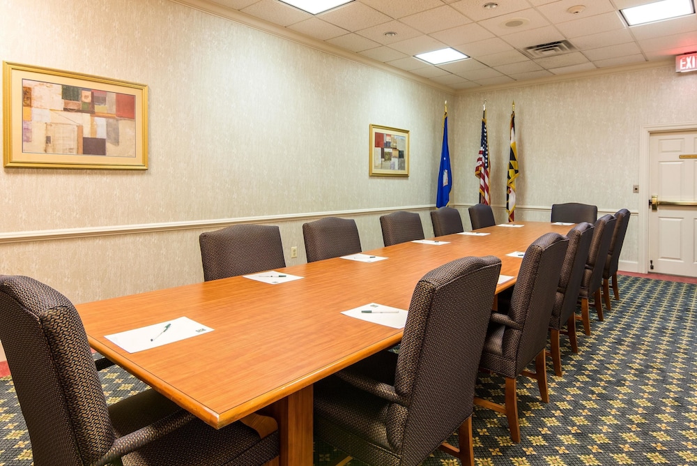 Quality Inn Near Joint Base Andrews-Washington Area 33/36