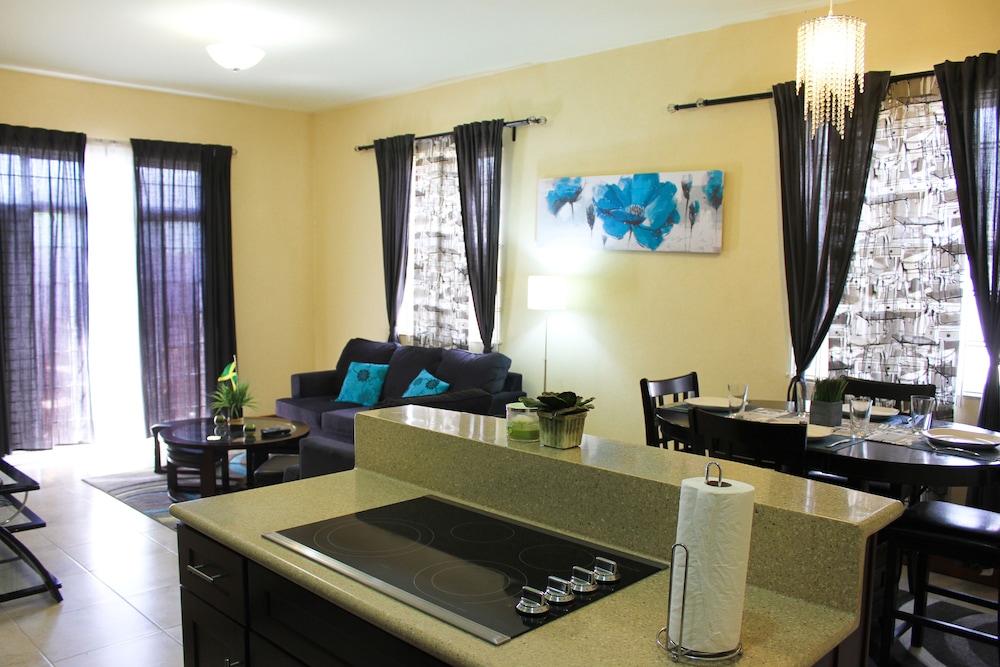 Eclipse Suite Guest Apartments 75/77