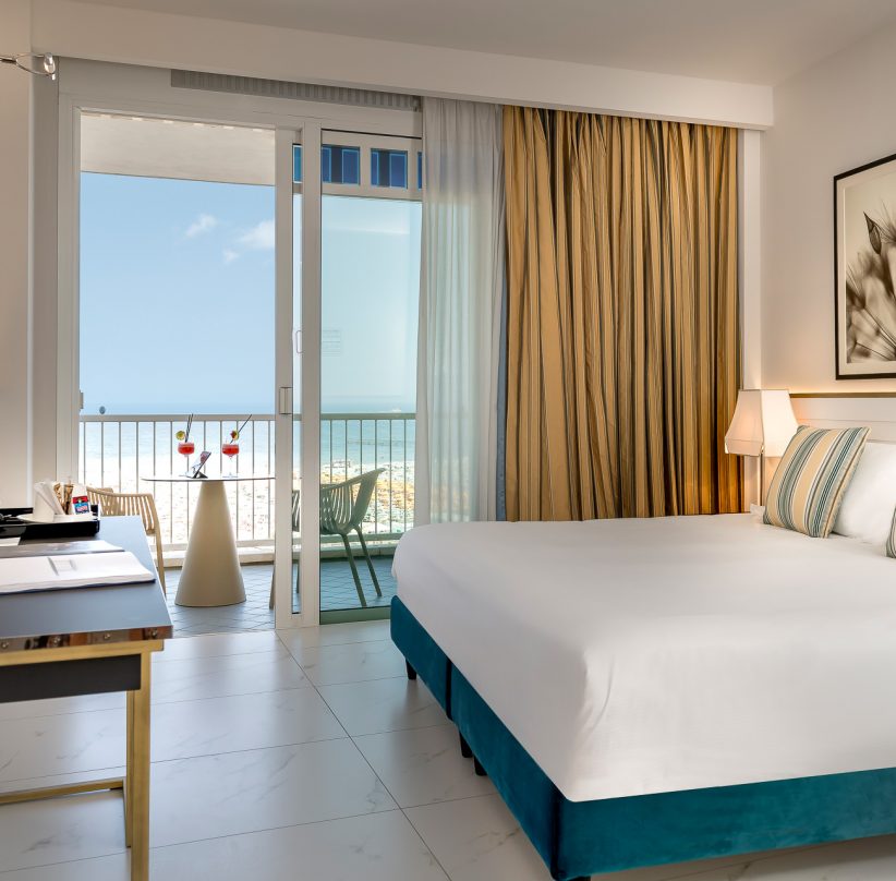 Deluxe, Double Bed, Sea Front, Balcony