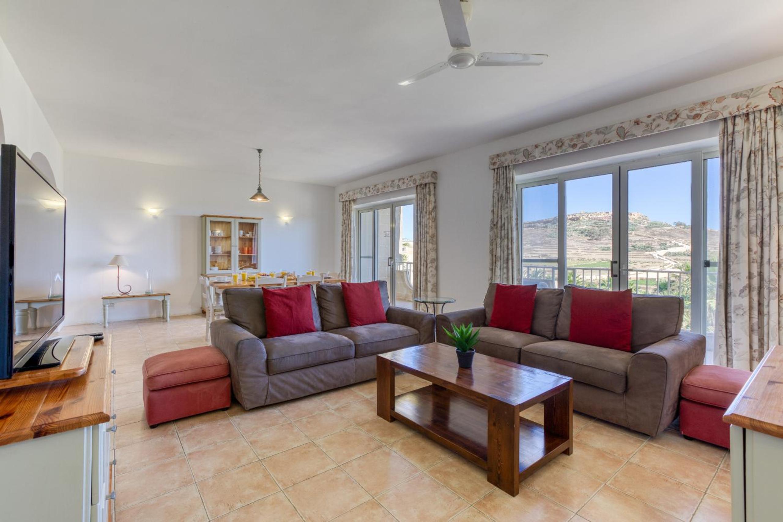 TA FRENC APARTMENTS 10/34