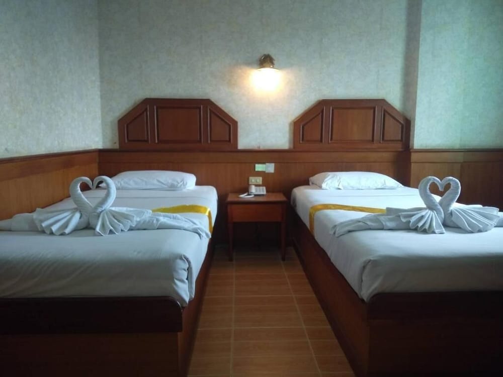 Sakol Grand Palace Hotel 5/17