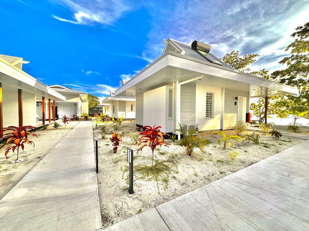 Niu Beach Hotel 33/53
