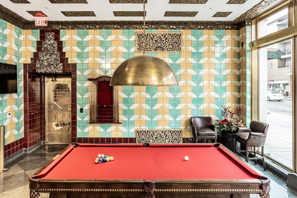 Bottleworks Hotel 11/70
