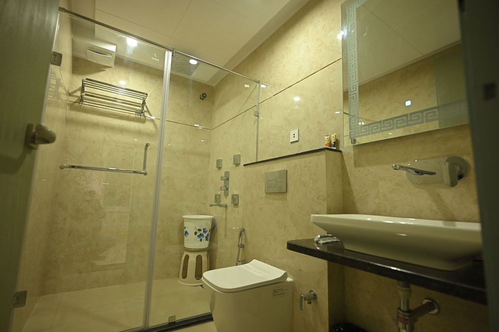 جناح ملكي بسرير كينج، Hotel Saffron 9/9