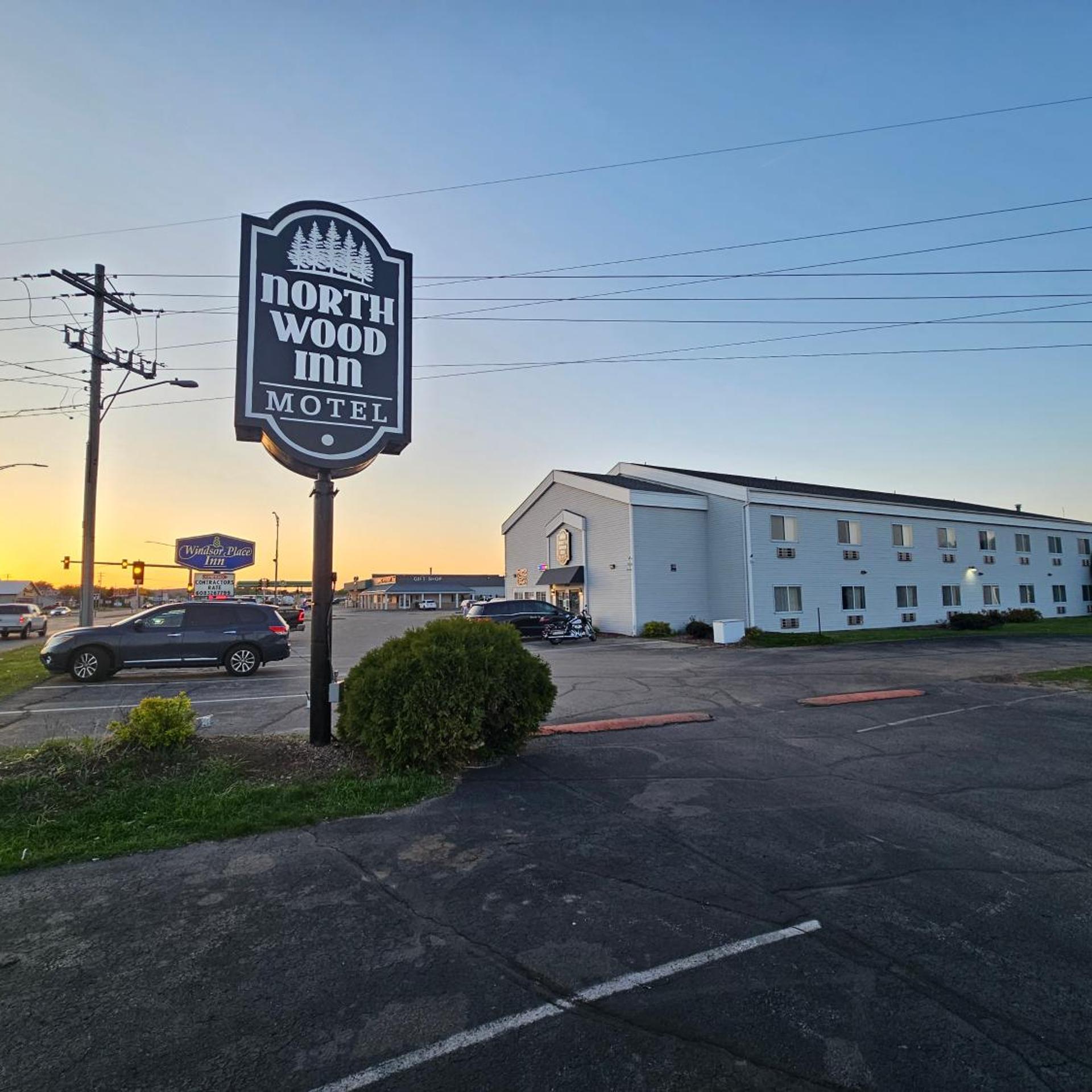 Super 8 Prairie Du Chien 3/46