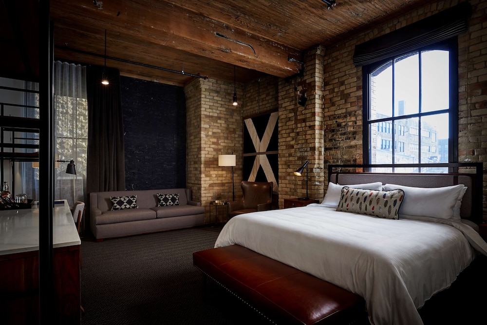 Hewing Hotel 17/81