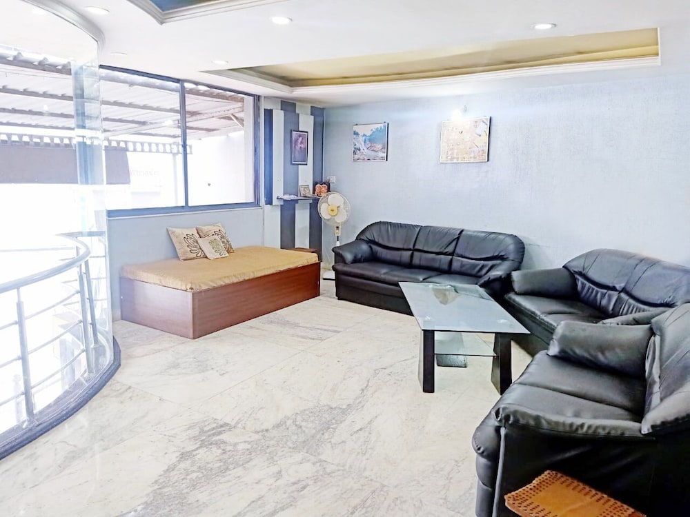 Hotel Rajdhani Plaza 28/43