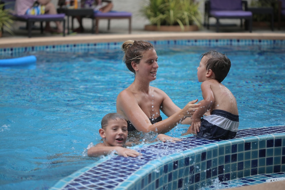 swimming pool spa