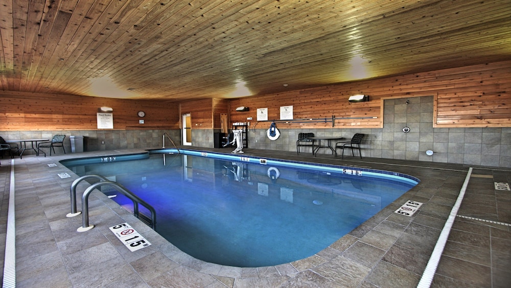 Holiday Inn Express Hotel Suites Defiance 31/52