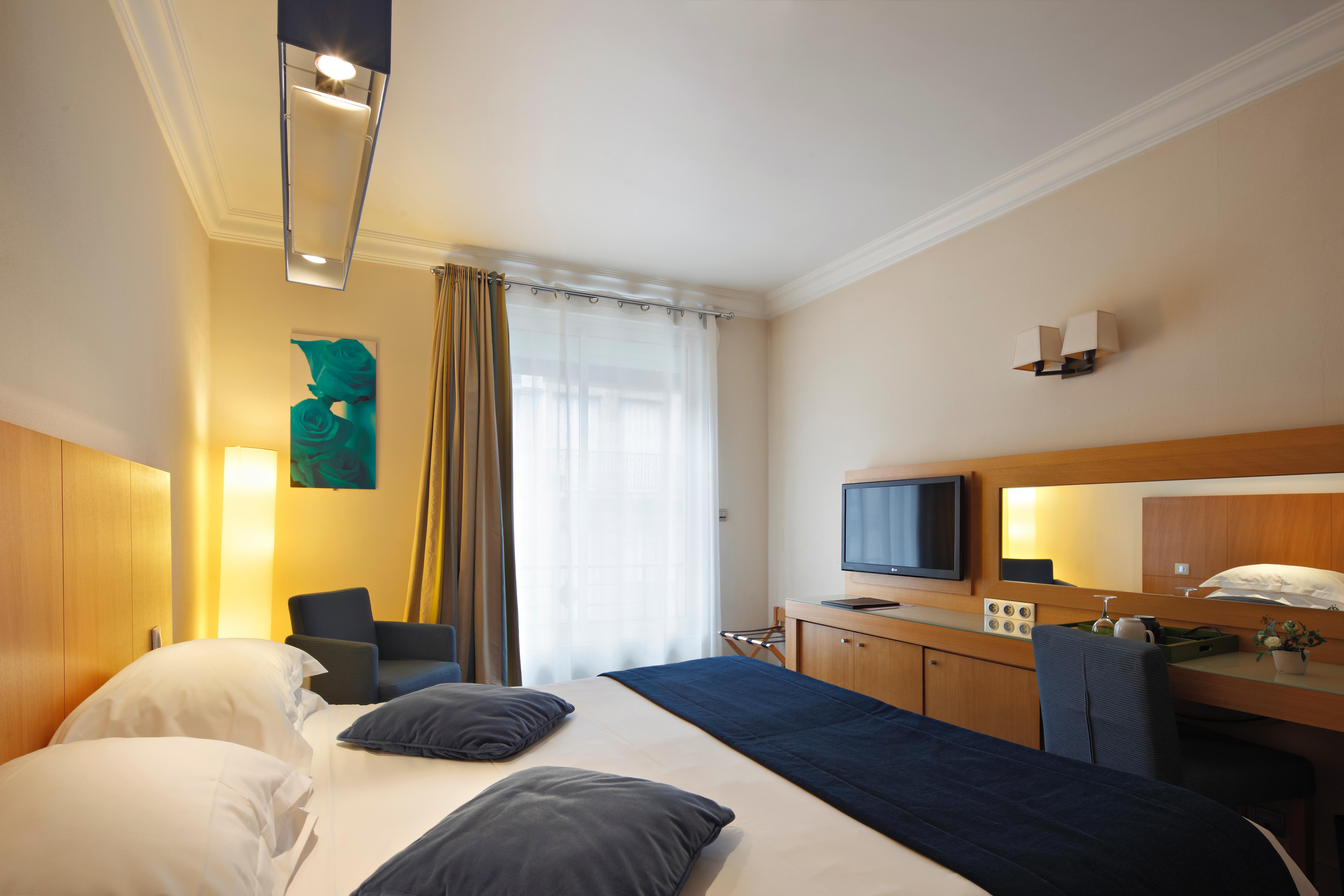 Superior, Queen Bed
