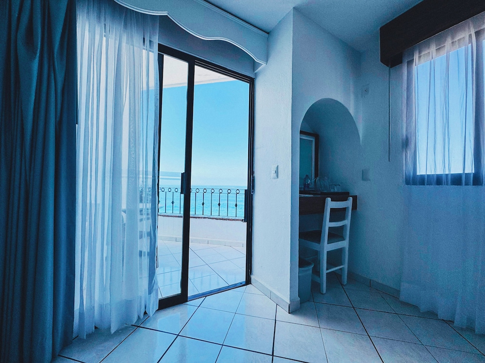 Hotel Tropicana Vallarta 35/50